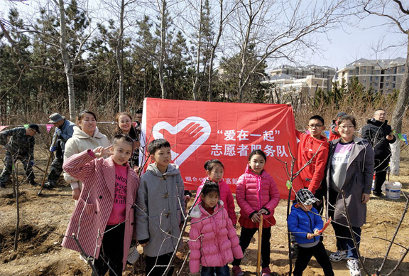 當(dāng)雷鋒月和植樹(shù)節(jié)相遇——相約春天，播種綠色，志愿精神薪火傳